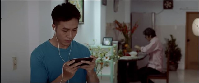 &ldquo;Đầu năm trao muối&rdquo; &ndash; Bộ phim &yacute; nghĩa về gia đ&igrave;nh lấy kh&ocirc;ng &iacute;t nước mắt của người trẻ - Ảnh 7.