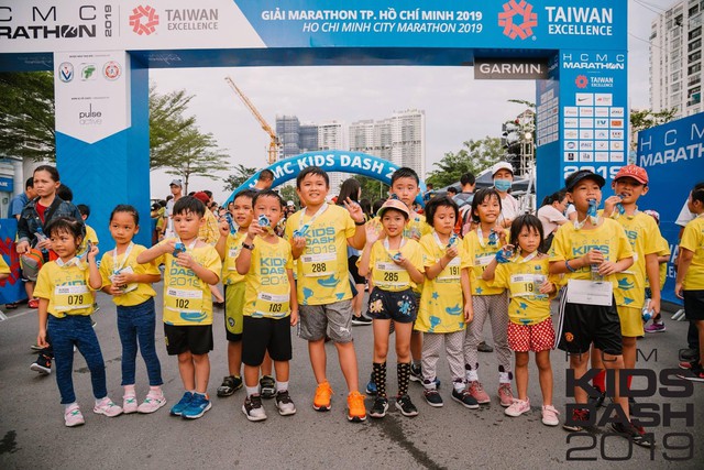 Điểm lại những hình ảnh đẹp từ sự kiện HCMC Marathon 2019 powered by Taiwan Excellence cho một năm mới sôi động - Ảnh 2.