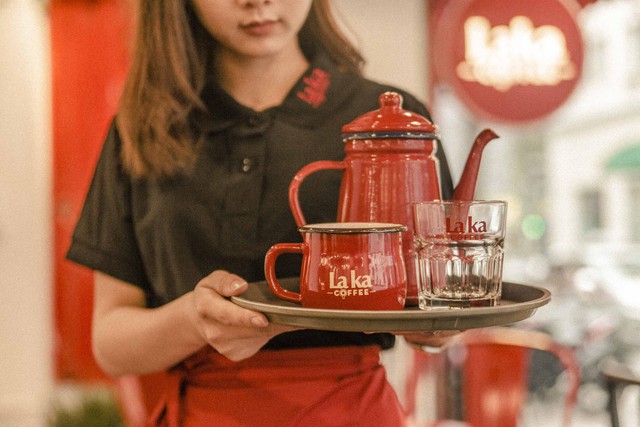 Quán cà phê đỏ rực như Paris tại Hà Nội mà bạn nhất định phải check-in dịp Tết này - Ảnh 6.