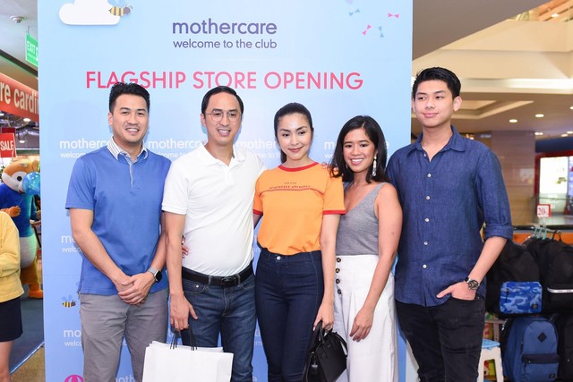 Siêu mẫu Hà Anh cùng vợ chồng Hà Tăng khám phá “đại bản doanh” - Flagship Store quy mô nhất của Mothercare - Ảnh 2.