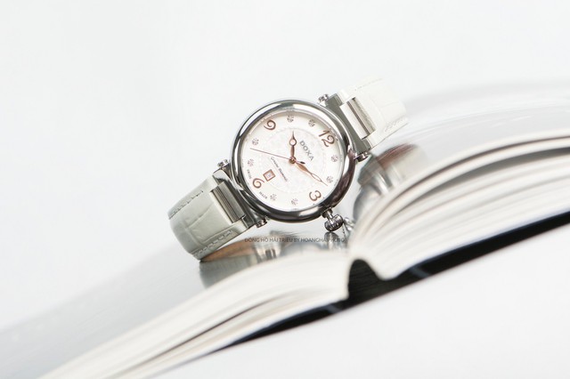 10 mẫu đồng hồ đẹp cho nữ được ưa chuộng ngày 20/10 - Ảnh 7.