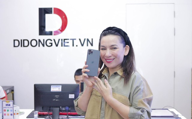 Ca sĩ Phi Nhung, Cẩm Ly gợi ý mua iPhone 11 Pro Max 2 sim nano - Ảnh 3.