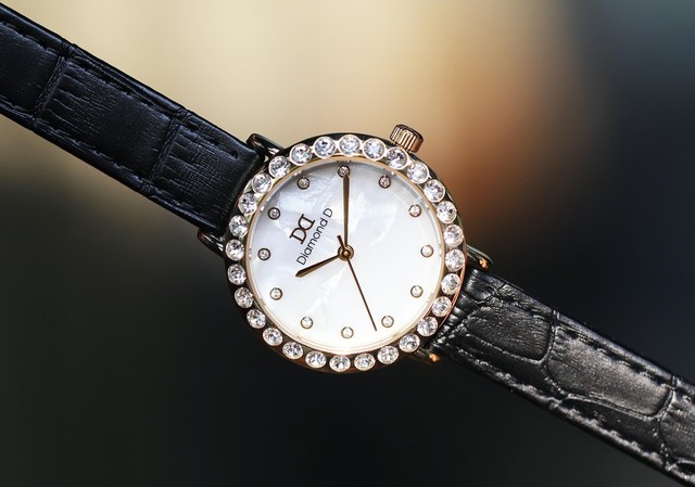 Đăng Quang Watch giảm giá lên đến 30% kèm nhiều ưu đãi hấp dẫn dịp 20/10 - Ảnh 1.