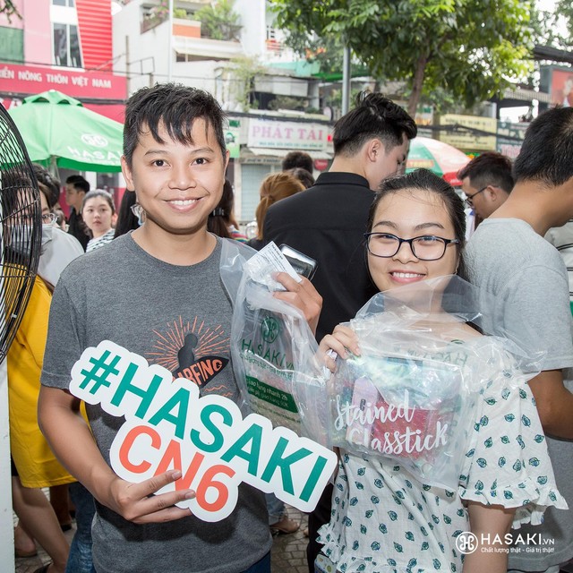 Hàng ngàn tín đồ làm đẹp “đu đưa quên lối về” tại Hasaki - Thiên đường mỹ phẩm chính hãng mới toanh ở Gò Vấp - Ảnh 4.