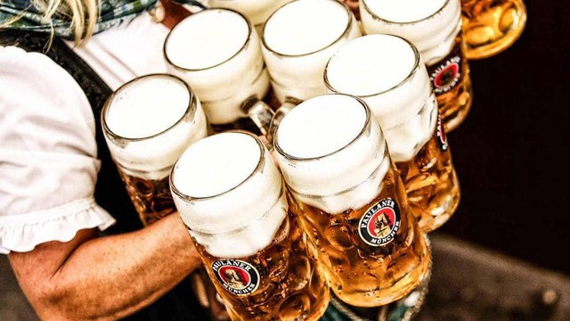 Những điều ít biết về loại bia nổi tiếng nhất ở lễ hội bia Đức Oktoberfest - Ảnh 1.