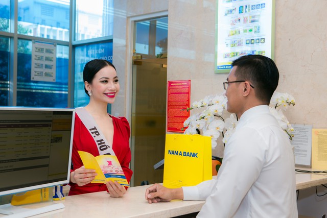 Top 60 Hoa hậu Hoàn vũ Việt Nam 2019 trải nghiệm sản phẩm dịch vụ tài chính hiện đại tại Nam A Bank - Ảnh 2.