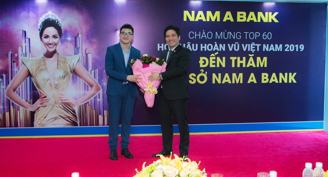 Top 60 Hoa hậu Hoàn vũ Việt Nam 2019 trải nghiệm sản phẩm dịch vụ tài chính hiện đại tại Nam A Bank - Ảnh 5.