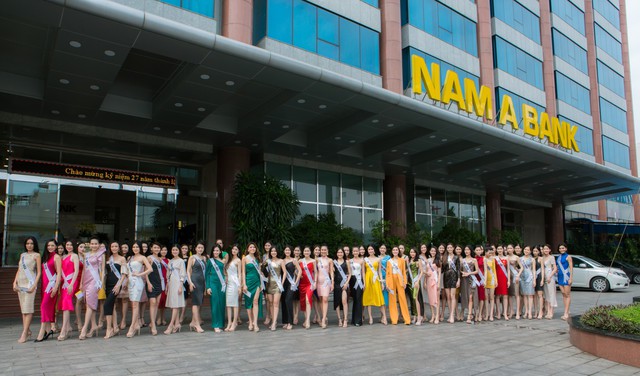 Top 60 Hoa hậu Hoàn vũ Việt Nam 2019 trải nghiệm sản phẩm dịch vụ tài chính hiện đại tại Nam A Bank - Ảnh 6.