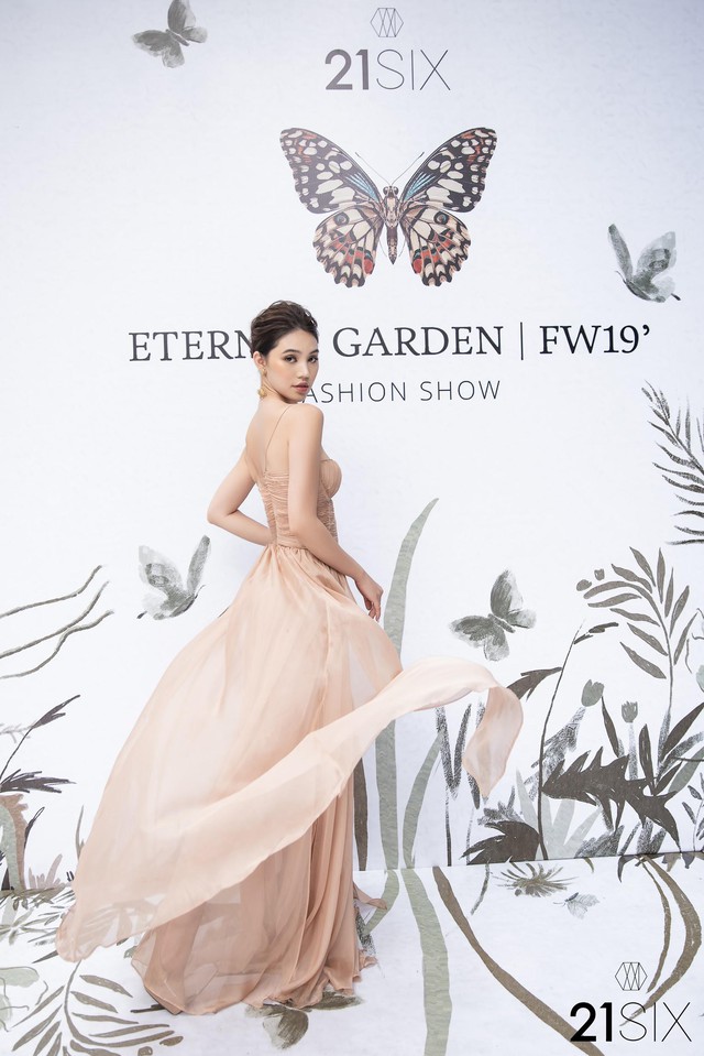 Tú Anh, Jolie Nguyễn xinh đẹp rạng ngời tham dự fashion show ra mắt BST Eternal Garden - Ảnh 5.