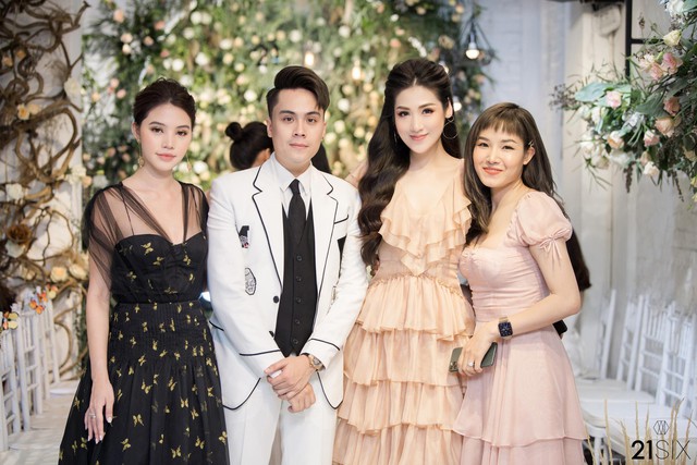 T&uacute; Anh, Jolie Nguyễn xinh đẹp rạng ngời tham dự fashion show ra mắt BST Eternal Garden - Ảnh 1.
