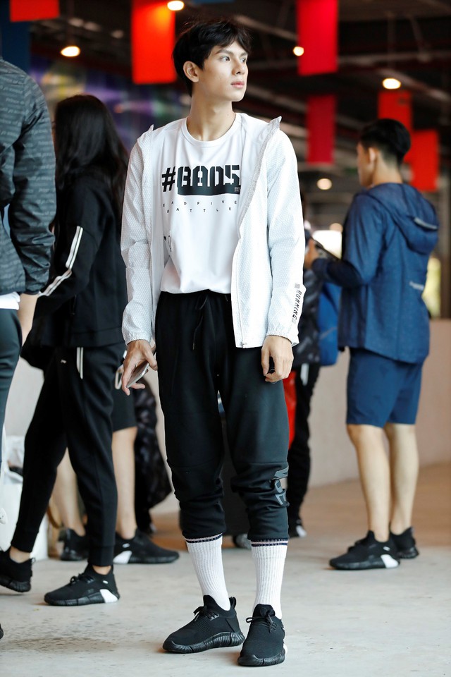 D&agrave;n th&iacute; sinh &ldquo;chất lừ&rdquo; cuộc thi Mr & Miss VTV6 khoe vẻ đẹp c&aacute; t&iacute;nh c&ugrave;ng thương hiệu Li-Ning - Ảnh 2.