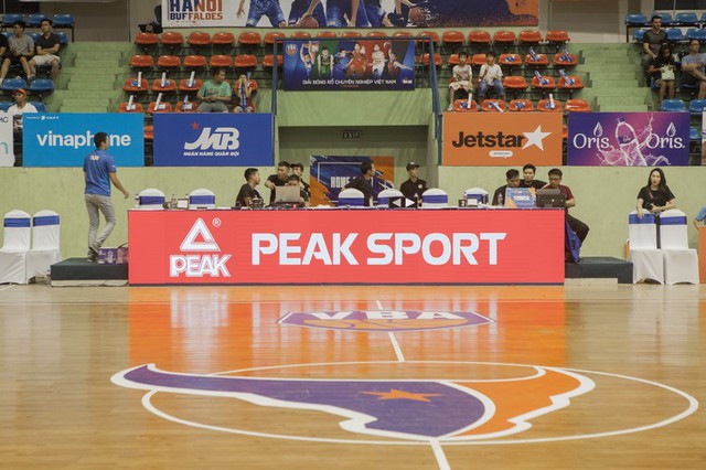 PEAK Sport – Từ bóng rổ đến đam mê cho giày chạy bộ - Ảnh 1.