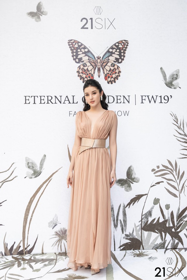 Tú Anh, Jolie Nguyễn xinh đẹp rạng ngời tham dự fashion show ra mắt BST Eternal Garden - Ảnh 3.