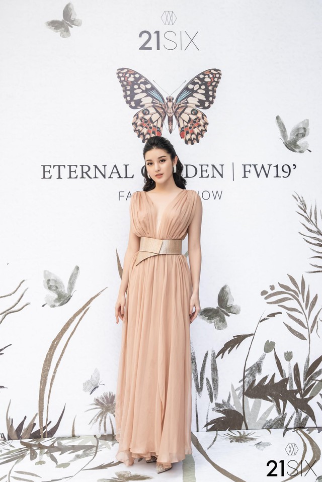 T&uacute; Anh, Jolie Nguyễn xinh đẹp rạng ngời tham dự fashion show ra mắt BST Eternal Garden - Ảnh 3.