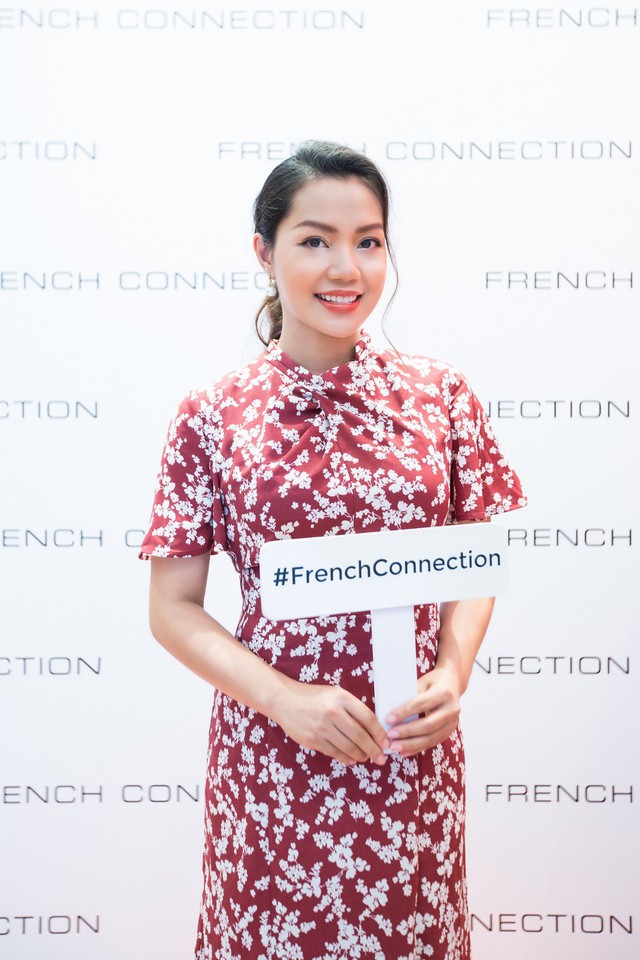 Á hậu Tú Anh ngẫu hứng phối đồ phong cách cho diễn viên Lương Thanh ngay tại sự kiện thời trang - Ảnh 3.