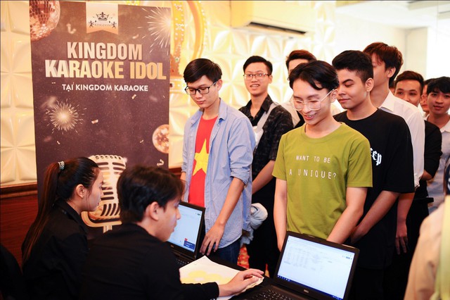 D&agrave;n th&iacute; sinh đọ giọng bất chấp tại cuộc thi &ldquo;T&igrave;m kiếm thần tượng ph&ograve;ng h&aacute;t karaoke&rdquo; - Ảnh 6.