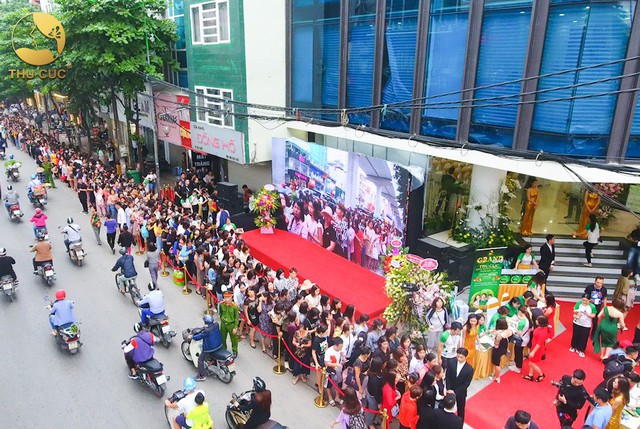 Hơn 5.000 nghìn khách hàng tham dự khai trương Thu Cúc Mega Beauty Center Cầu Giấy - Ảnh 2.