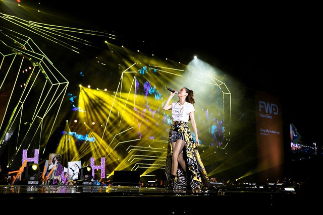 Sơn Tùng M-TP, Đen Vâu, Tóc Tiên, Hồ Ngọc Hà… mang đến quá nhiều màn trình diễn đỉnh cao tại FWD Music Fest - Ảnh 7.
