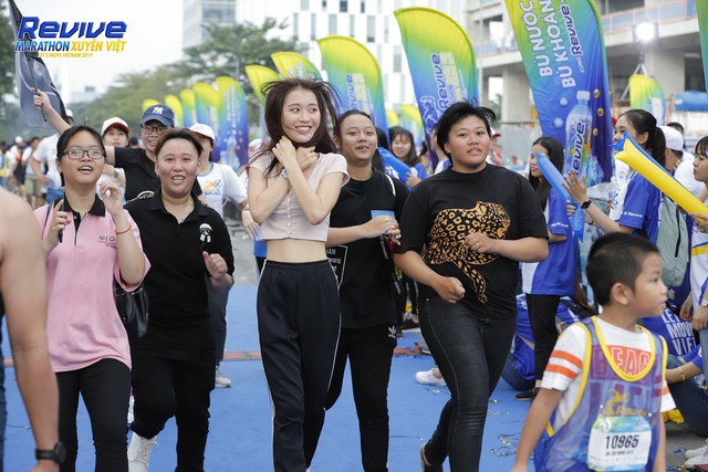 MC Nguyên Khang, Minh Hằng, Uni5, Han Sara… cùng “đua” trong tập 7 Revive Marathon xuyên Việt - Ảnh 3.