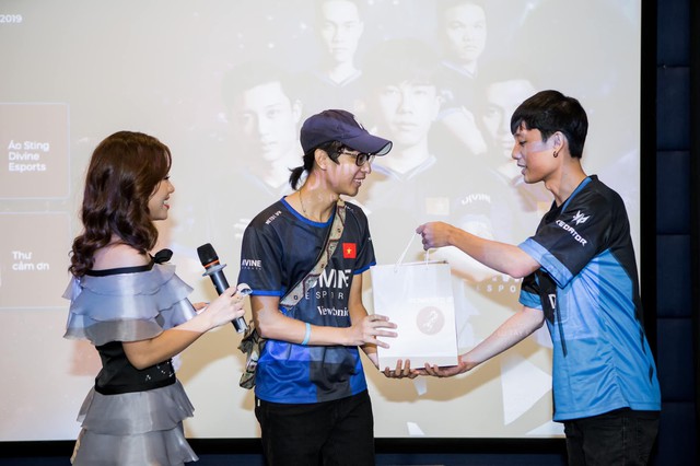 Sting ch&iacute;nh thức đồng h&agrave;nh c&ugrave;ng Divine Esports chinh phục chức v&ocirc; địch Chung Kết Thế Giới PUBG - Ảnh 5.