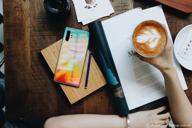 Rước ngay Galaxy A50s chỉ với 380.000 đồng/th&aacute;ng tại FPT Shop - Ảnh 1.