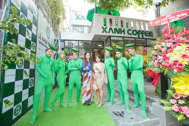 Xanh Coffee khuấy động ở “khu phố cà phê” Sài Gòn “hút” nhiều nghệ sĩ Việt - Ảnh 6.