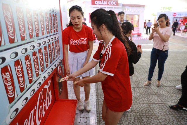Mở rộng hoạt động tới tận thành phố Vinh, Coca-Cola biến Lễ hội Ẩm thực thành một xu hướng của giới trẻ cả nước - Ảnh 12.