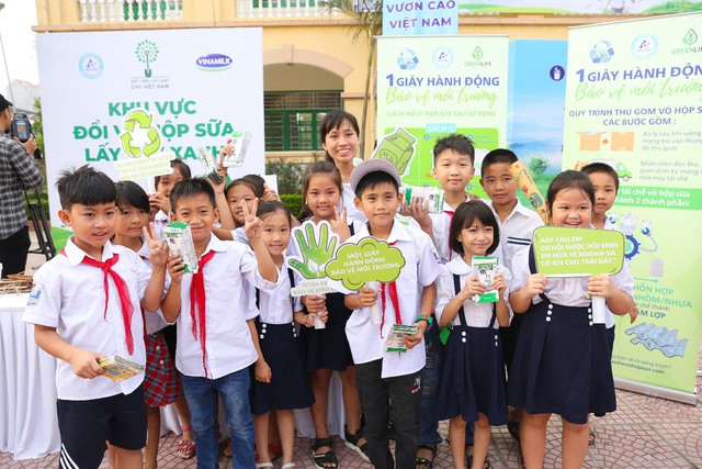 Vinamilk chung tay bảo vệ môi trường Thủ đô thông qua quỹ 1 triệu cây xanh cho Việt Nam - Ảnh 4.