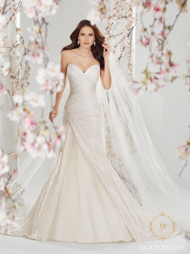 Ngất ng&acirc;y với BST v&aacute;y cưới ngoại đẳng cấp ngang Vera Wang tại H&agrave; Nội - Ảnh 5.