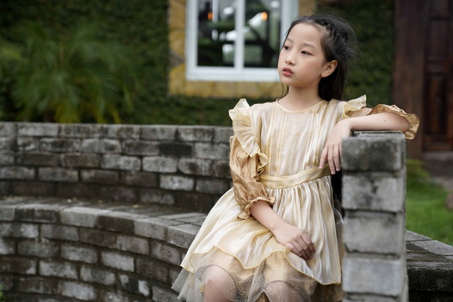 “Công chúa băng giá” của làng thời trang Việt đốn tim với vẻ đẹp siêu ngọt ngào - Ảnh 4.