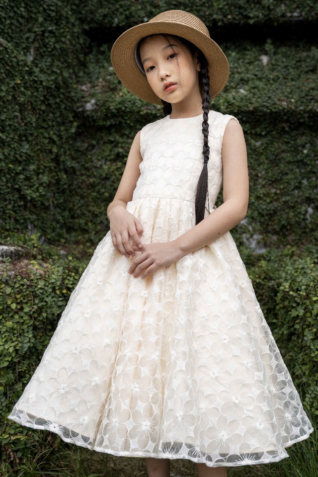 “Công chúa băng giá” của làng thời trang Việt đốn tim với vẻ đẹp siêu ngọt ngào - Ảnh 6.