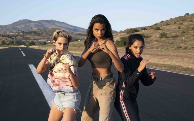 “Charlie’s Angels”: Sự trở lại ngọt ngào của các “đả nữ” thiên thần - Ảnh 4.