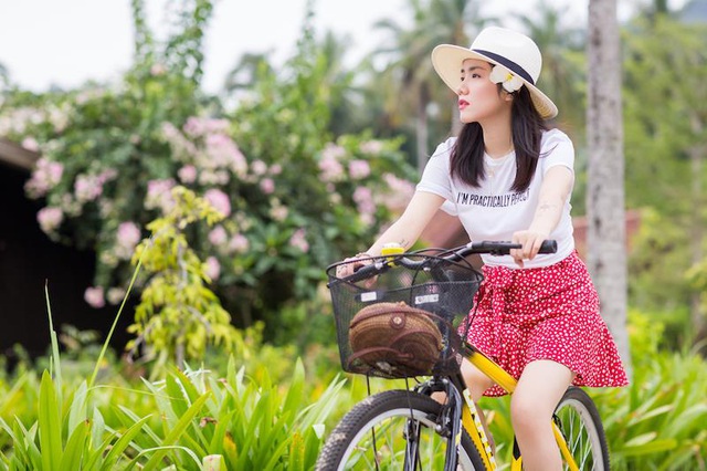 Xem MV mới của Phương Ly, th&egrave;m x&aacute;ch ba l&ocirc; l&ecirc;n m&agrave; đi! - Ảnh 3.