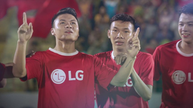 Trước cuộc đối đầu với Thái Lan, Quang Hải xuất hiện trong phim ngắn gây bão Youtube - Ảnh 2.