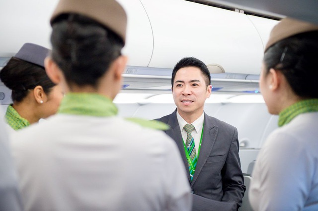 Hành trình chạm tới huy hiệu cánh bay (Kì I): Niềm tự hào của riêng tiếp viên hàng không Bamboo Airways - Ảnh 2.