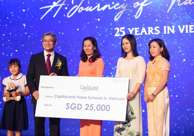 CapitaLand Việt Nam, 25 năm phát triển và cam kết hỗ trợ giáo dục 25.000 đô la Singapore - Ảnh 2.