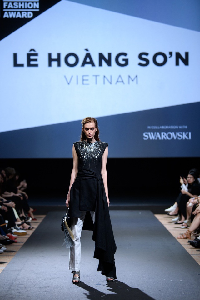 Nhà thiết kế Việt Nam đoạt giải cao trong cuộc thi Thiết kế thời trang châu Á tại Singapore - Ảnh 2.