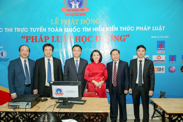 PV GAS đồng hành cùng Cuộc thi Kiến thức Pháp luật toàn quốc - Ảnh 2. PV GAS đồng hành cùng Cuộc thi Kiến thức Pháp luật toàn quốc - Ảnh 2.