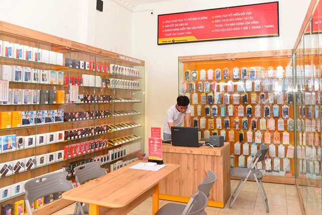 Được l&ograve;ng kh&aacute;ch h&agrave;ng nhờ b&aacute;n h&agrave;ng ch&iacute;nh h&atilde;ng gi&aacute; rẻ, Điện Thoại Si&ecirc;u Rẻ sắp mở th&ecirc;m 15 cửa h&agrave;ng - Ảnh 3.
