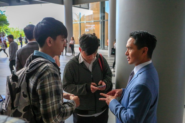 May mắn như sinh viên ĐH Văn Lang: Gặp cùng lúc 4 thần tượng startup công nghệ và những bài học truyền cảm hứng tuyệt vời - Ảnh 3.