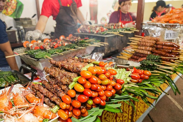 Theo chân giới trẻ Sài thành khám phá hương vị ẩm thực mùa thu khắp châu Á - Ảnh 2.