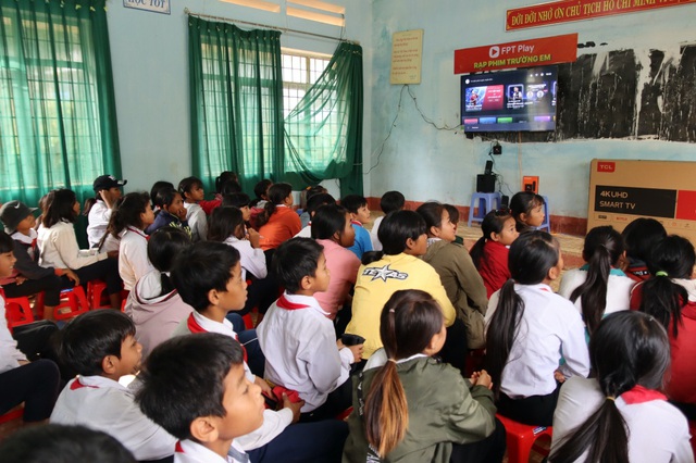 Rạp phim trường em tiếp tục h&agrave;nh tr&igrave;nh thiện nguyện tại c&aacute;c trường tiểu học v&ugrave;ng s&acirc;u v&ugrave;ng xa - Ảnh 3.