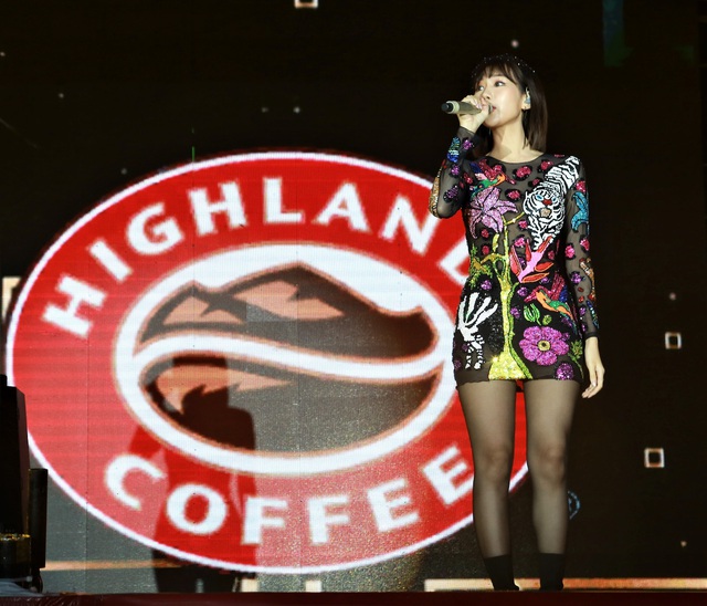 Noo Phước Thịnh, Đông Nhi “song kiếm hợp bích”, hẹn hàng ngàn fan cháy hết mình cùng đại tiệc âm nhạc của Highlands Coffee - Ảnh 3.