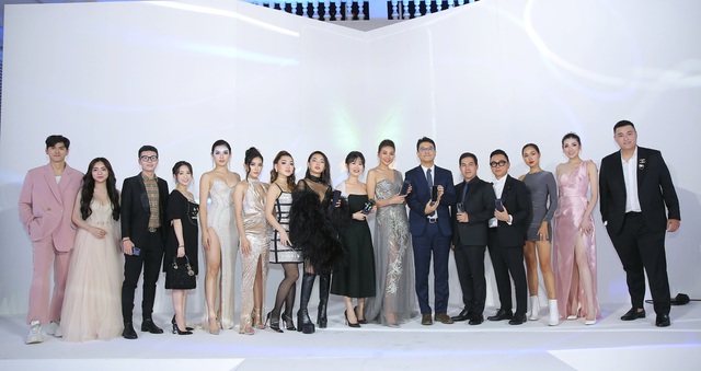 Màn ra mắt Galaxy Fold tại Việt Nam: Không chỉ là sự kiện công nghệ mà còn là buổi tiệc xa hoa bậc nhất - Ảnh 1.