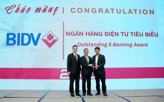 BIDV nhận cú đúp Giải thưởng Ngân hàng Việt Nam tiêu biểu - Ảnh 1.