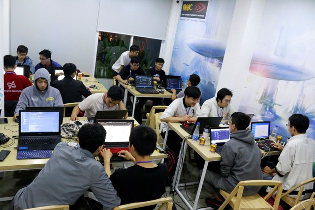 24 giờ lập tr&igrave;nh s&aacute;ng tạo c&ugrave;ng Apkathon 2019 - Ảnh 3.