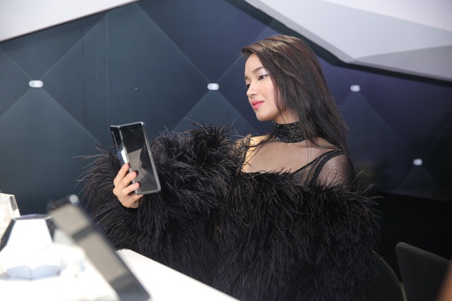 Màn ra mắt Galaxy Fold tại Việt Nam: Không chỉ là sự kiện công nghệ mà còn là buổi tiệc xa hoa bậc nhất - Ảnh 6.