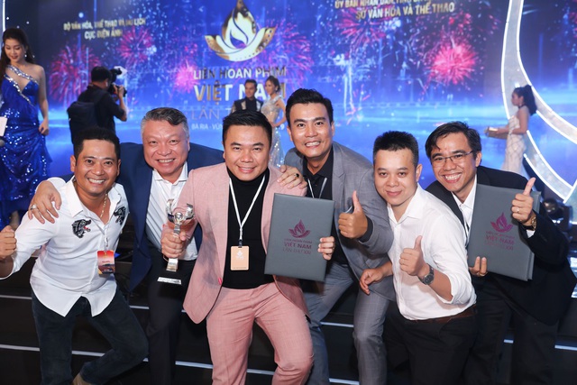 Đạo diễn Nhất Trung thắng giải Biên kịch xuất sắc nhất tại Liên hoan phim Việt Nam 2019 - Ảnh 4.