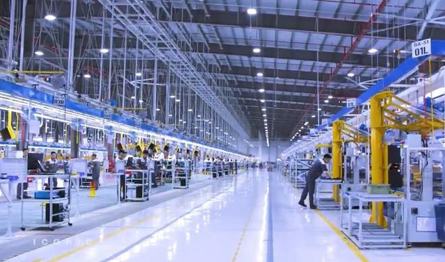 VinFast Klara xuất hiện trong phóng sự về Biểu tượng Hà Nội trên CNN - Ảnh 4. VinFast Klara xuất hiện trong phóng sự về Biểu tượng Hà Nội trên CNN - Ảnh 4.