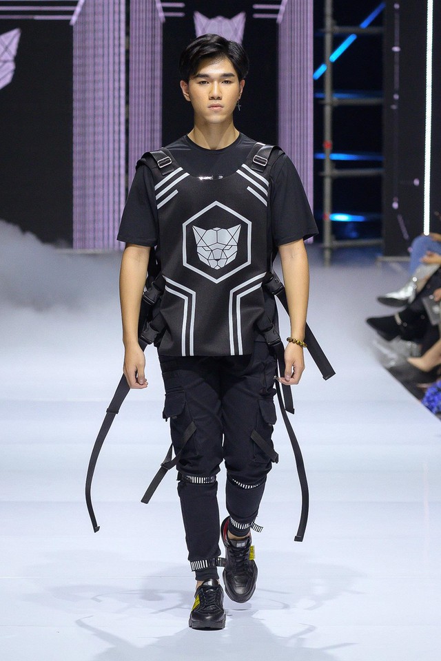 Bắt kịp xu hướng thời trang nam l&ecirc;n ng&ocirc;i năm 2020 qua s&agrave;n diễn catwalk - Ảnh 2.